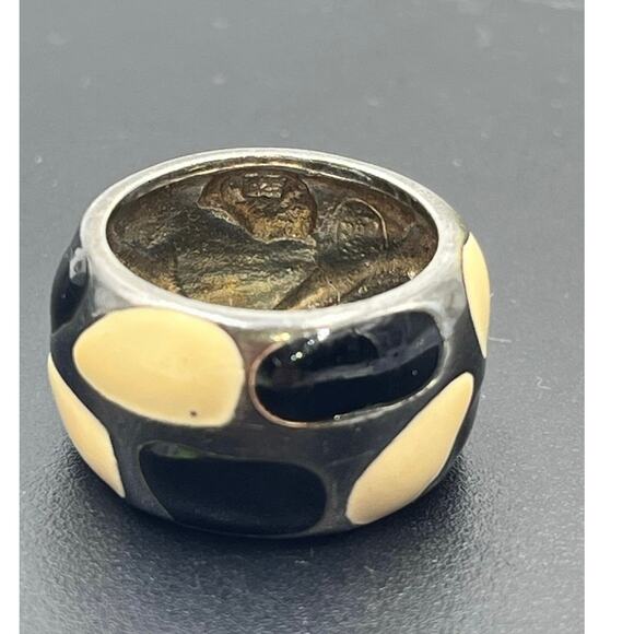 Vintage Cream and Black Enameled  Sterling Silver Domed Band Ring Size 7.5 - Picture 7 of 9